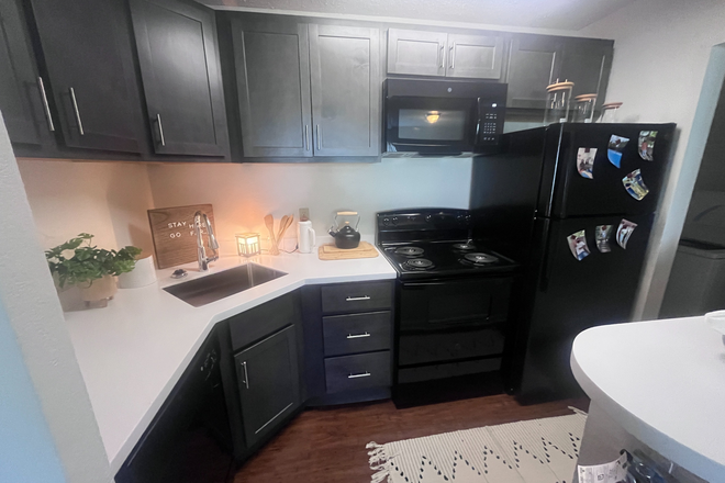 Model Kitchen (Photo took by me) - Alight Blacksburg (East)