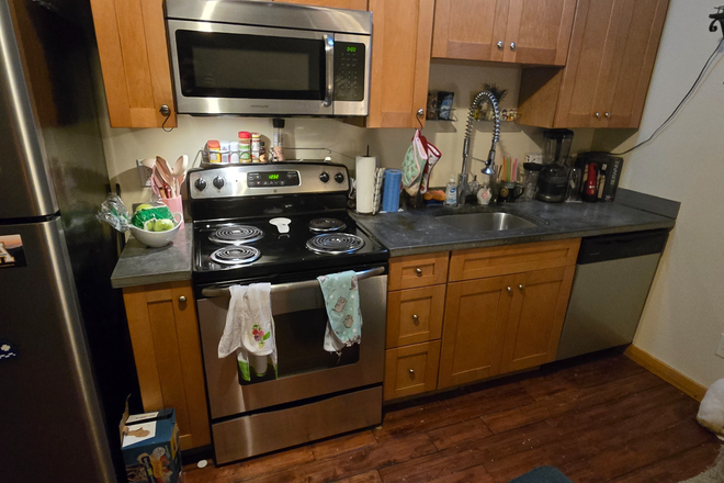 Kitchen area - Duplex Close to Campus Appalcart available Duplex