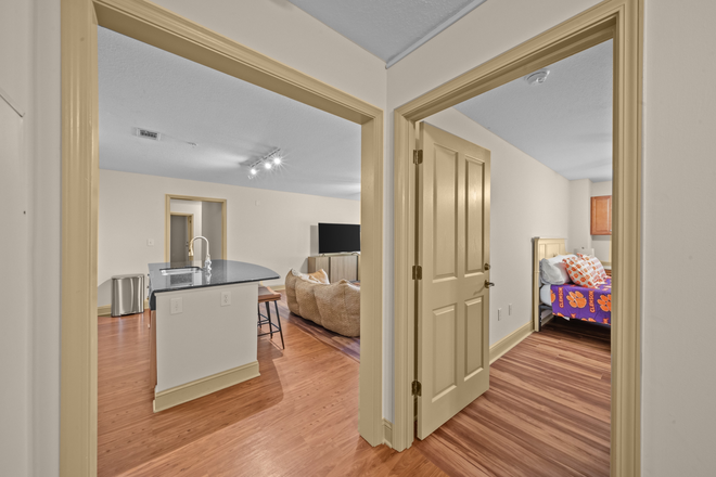 interior - The Flats at The Pier  - 1613 Muscovy Way - CAT Bus Route for Clemson University Condo