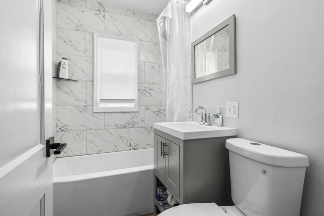 Bath - 4 Bed 2 Bath, NO BROKERS FEE!!! (Medford)