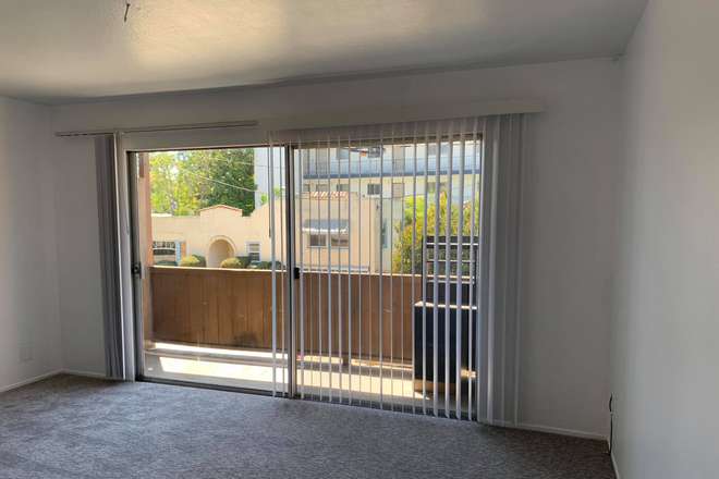 Living Room - Beautiful 1 bed/1 bath in quiet neighborhood close to campus Apartments