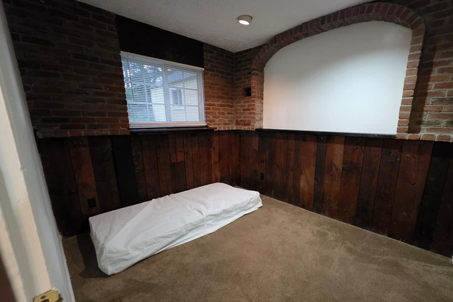 Bedroom #2 - $650 - 2 Rooms available in a 5B/2B Independent House