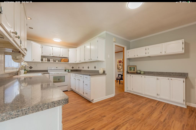 Common Kitchen - Beautiful 3 bedroom home has a peaceful room for rent, scenic, high speed internet