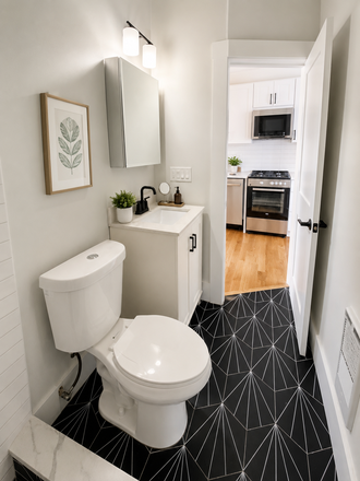 1 - North End 2 bed shared roof deck 9/1 Apartments