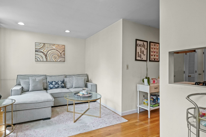 LIVING - STUNNING 2 BED WITH IN UNIT LAUNDRY! 9/1/25! Apartments