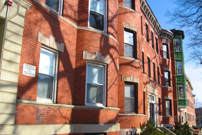 hubrealtyproperties.com - Handy front facing one bedroom with decorative fireplace, in Allston Apartments