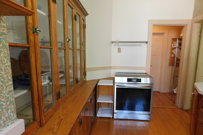 kitchen - Linnaean Street Apartments