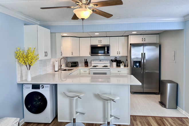 Modern Kitchen - Fully Furnished less than 2 miles walking distance to UT Condo