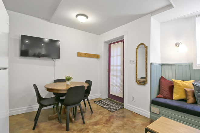 Common Area with Wall Mounted TV - 3-Bedroom/Furnished Room, Kensington Market House