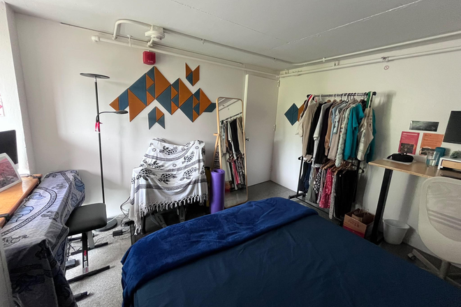 Bedroom - Peabody Terrace: room available, Sep 2026-June 2027, close to campus and Charles River Apartments