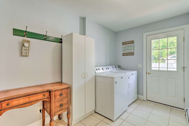 Washer and Dryer - 4bed Salt Pond Home for Rent