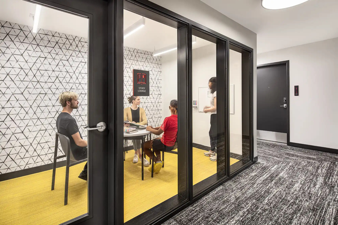 study room - E2 5 BY 5 ROOM TEMPO ROOM D Apartments