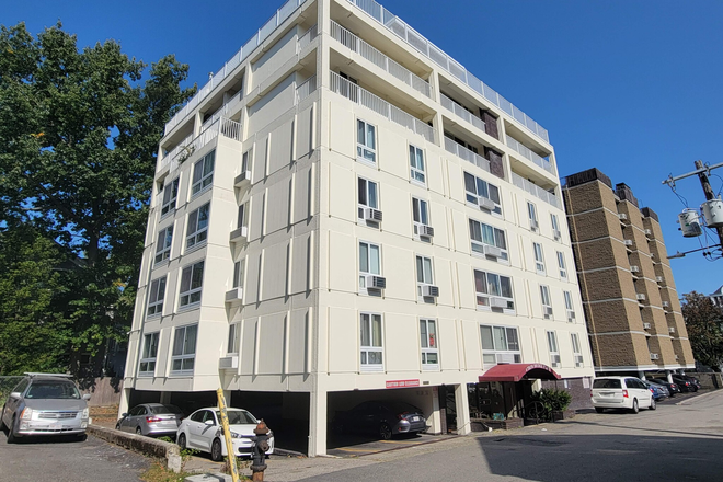 Exterior - Harvard Square 2 bedroom, apartment. A/C. Includes heat!