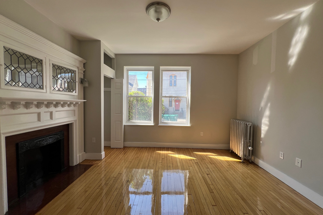 Call NOW for showings! 617-236-8600 - FARRINGTON AVE - BEAUTIFUL 5BR UNIT FOR *9/1/2025* W/ H&HW INC, LNDRY IN BLDNG, RNTL PRKNG, PORCH! Apartments