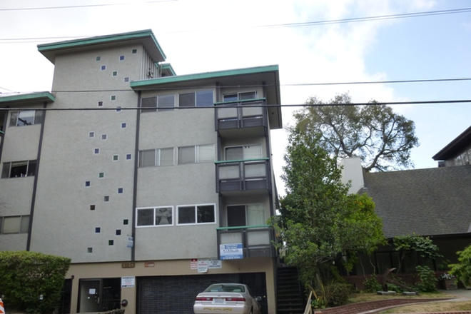 building - COMING SOON-This 2-BDR apartment offers spacious closets, two bathrooms and a convenient location