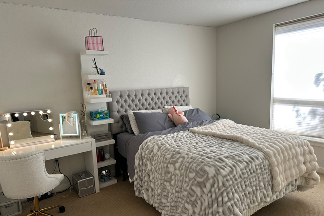 Bedroom - Apartment close to campus