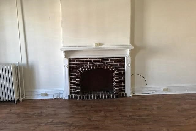 Living room - 1-BD Unit with Street View Convenient Location for School Year 2026-2027 Apartments