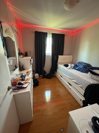 The room - Furnished room available to sublet for summer