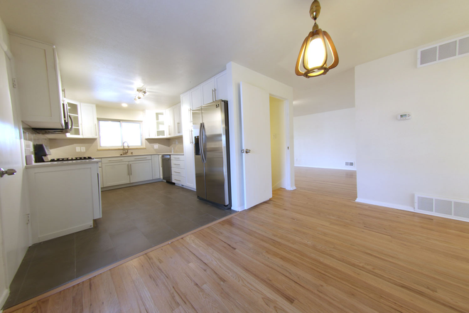 remodeled kitchen tile flooring - Great house for students or Medical staff- clean, quiet, close to campus, Space to study & work