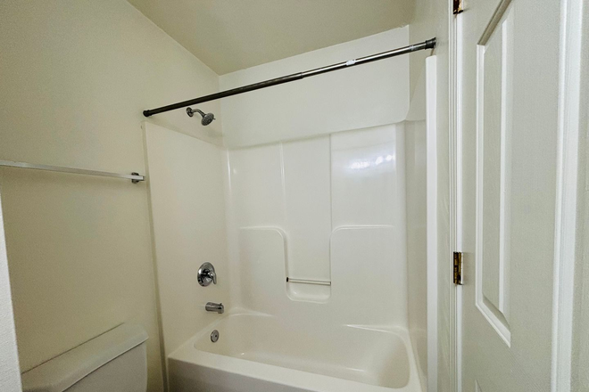  - 3 Bedroom 2.5 Bath Townhouse