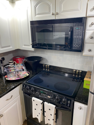 kitchen - THE ASHLEY HOUSE