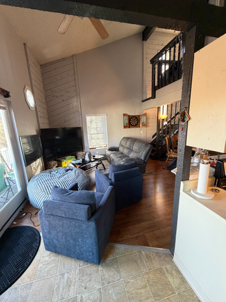 Living Room - Private Room Close to Campus Triplex