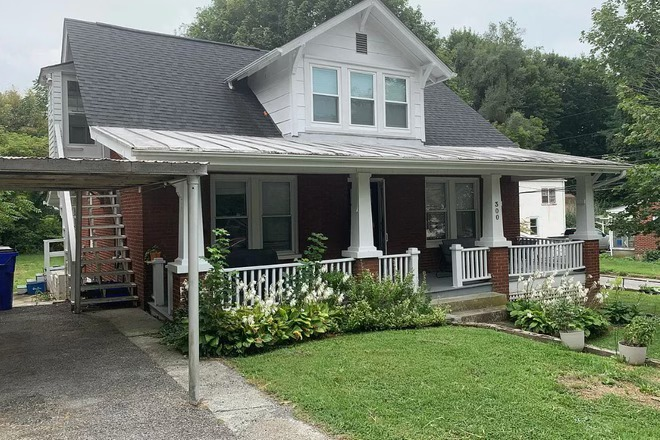 View of the front of the house - Room in 3 bedroom house off South Main