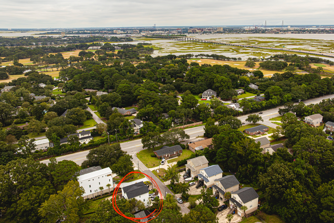 Distance from downtown - James Island 3 Bed 2.5 Bath/ 5 Min from downtown/ New Build Townhome
