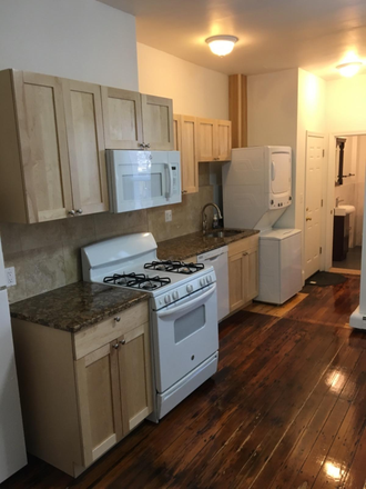 Kitchen - Large 2 Bedroom w/ Study and Washer/Dryer in Unit!! Rental