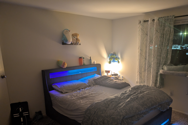 Bedroom - Furnished 1BR apt-Ravens Crest Dr-Plainsboro