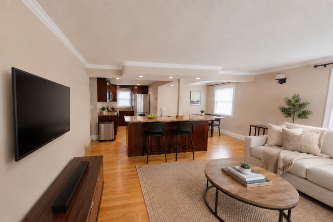 Unit - GORGEOUS RENOVATED WEST ROXBUR 3.5 BATH 2.5 BATH AVAIL 8/15 OR 9/1! Condo