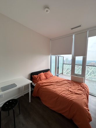 Bedroom - 1 Bedroom Sublet - Fall/Winter Sublet ~10 Minute Walk to Campus, Bay-Yonge Corridor
