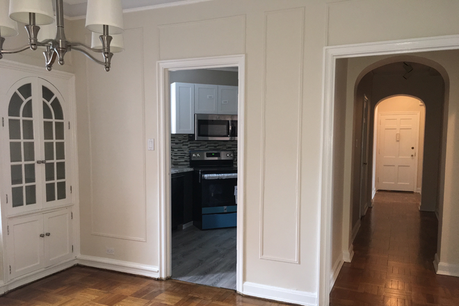 Dining Room, Kitchen, Hallway view - PRIME LOCATION-Walkable to CMU, PITT, UPMC-AVAILABLE IMMEDIATELY-2BED/1BATH
