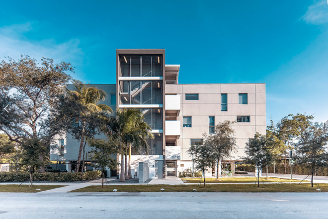 House 57 in front of the University of Miami - 1BED/1BATH - Summer 2025 Rental - House 57 - In front of University of Miami (Only male students)