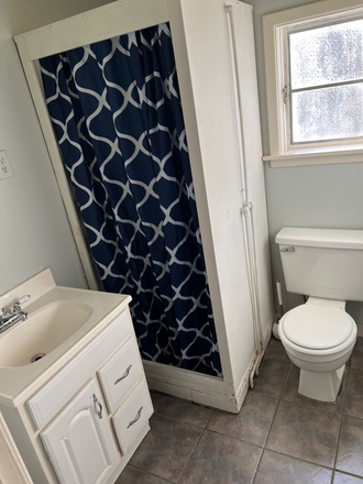 Downstairs bathroom - Guest house