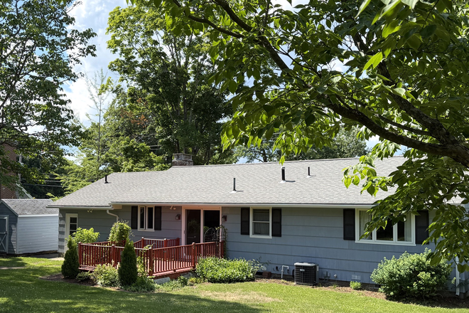 Deck - 3-Bedroom House with Tons Space in Finished Basement