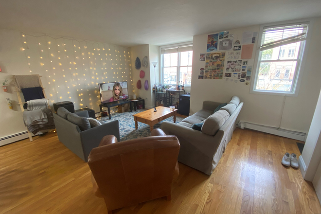 LIVING - HUGE 4 BED/2 BATH AVAIL. 9/1/26! ONLY HALF BROKER FEE! Apartments
