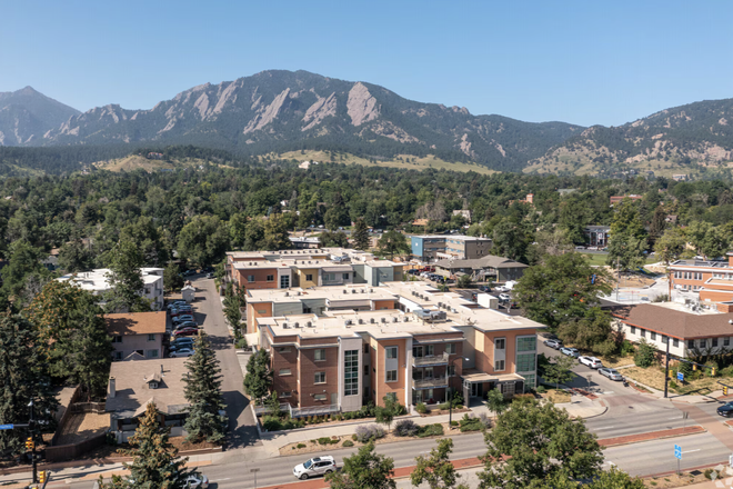outside view - Saga Boulder Apartments