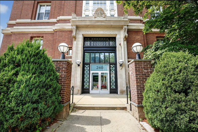 Exterior - Penthouse Condo on Heath Street close to Longwood Medical Center/HMS