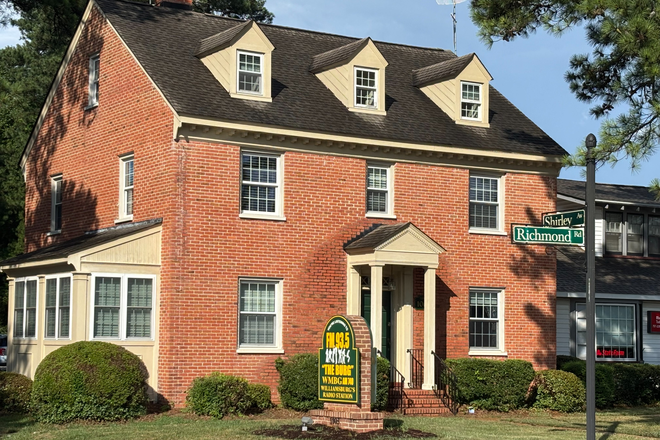 Exterior Front - 1005 Richmond Road - Studio Apt.  Single Occupancy $1200, Double Occupancy $1,600