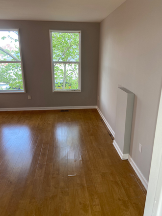  - One of a Kind 2bed /2Full Bath Modern Open FL Plan, Large Loft Rowhouse. Parking, 2 Decks,
