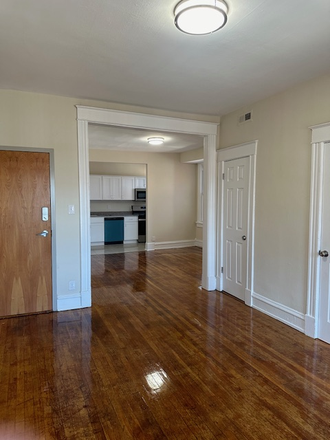 #12 - entrance to living/dining room - Newly Renovated 2 Bed / 2 Bath Near VCU – Modern Finishes