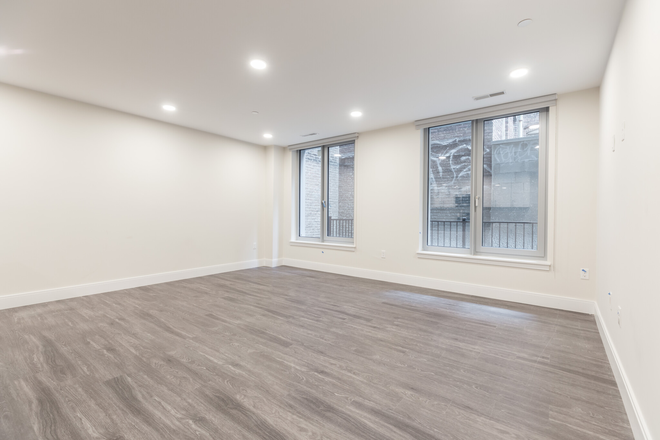 living - ONLY HALF BROKER FEE! 4 BED/3 BATH AVAIL. 9/1/26! Apartments