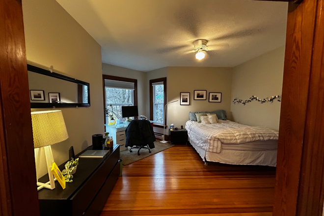 Bedroom - Lease Transfer of a room in 3Bed-1Bath Apartments