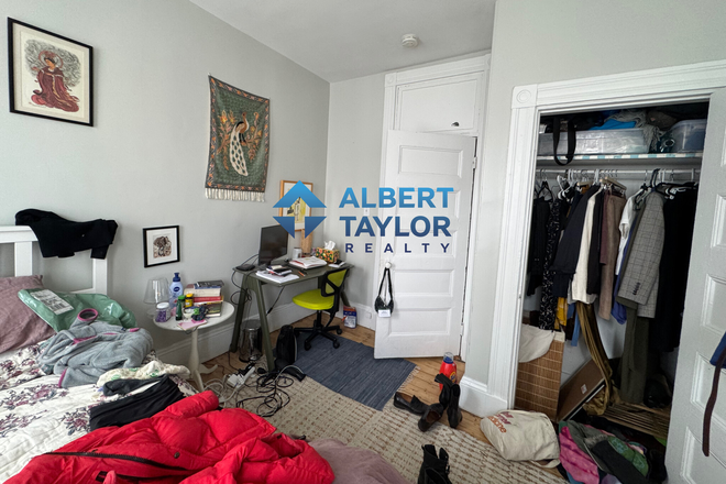 Bedroom #1 - Large 3 Bed Split in Cambridge!!