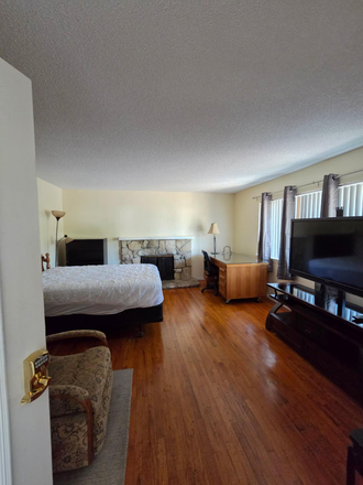 Bedroom - PRIVATE FURNISHED BEDROOM W/SHARED BATH AVAILABLE WALKING DISTANCE TO UCR House