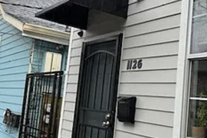 Front door - 1126 Cherokee Street, New Orleans - 4 Bd 2 Ba walk to campus House