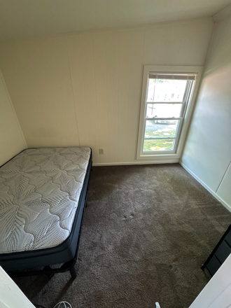 Bedroom - Puffton Village Sublet/Lease Reassignement available starting January 1 Apartments