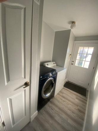 Laundry - **Newly Renovated large private bedroom  ** House