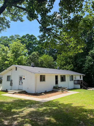 outside - Move -in -effortless Collegeview Duplex